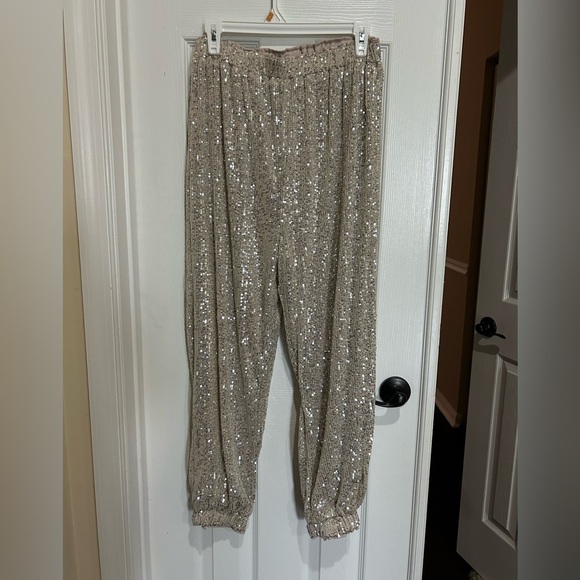 She + Sky Sparkling Sequin Joggers in Beige/Gold Medium - Picture 1 of 4